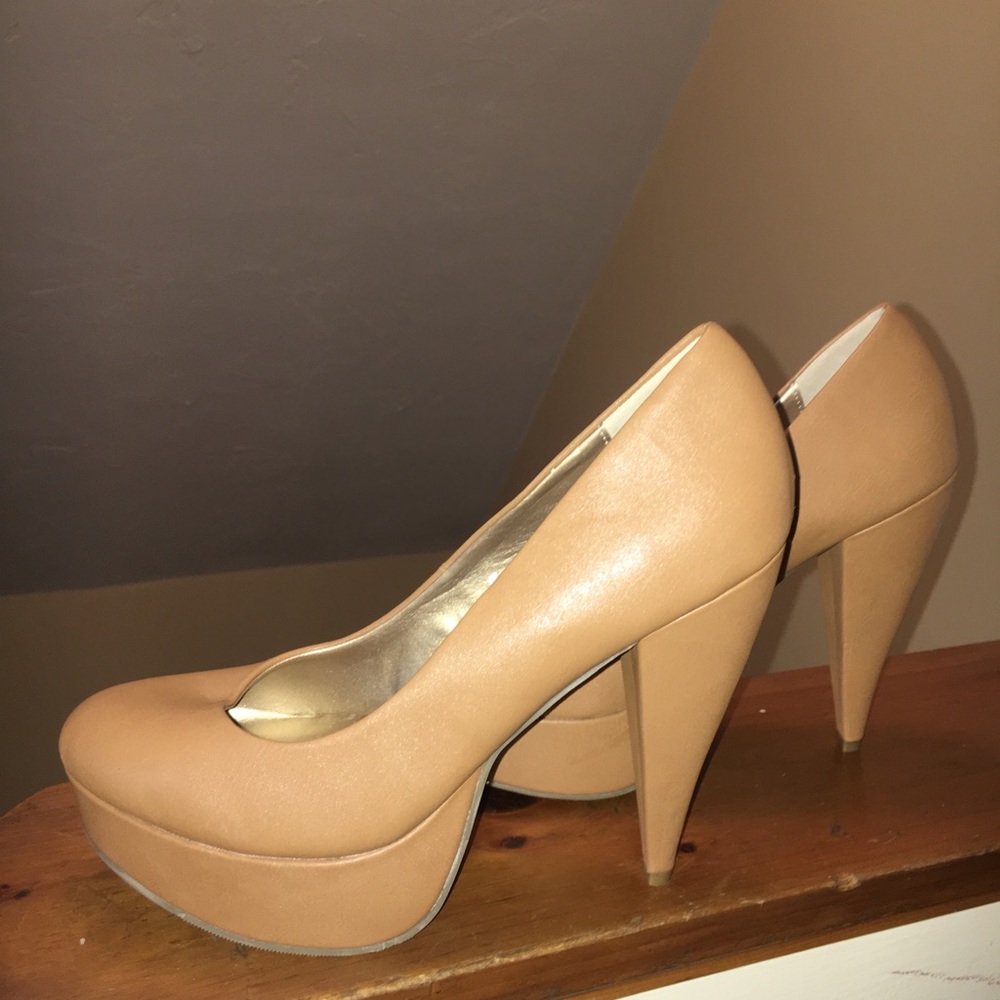 Classic tan pumps